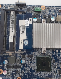 PLACA MÃE MEGAWARE MEGANOTE 6-71-W2400-D03 GP COM DEFEITO