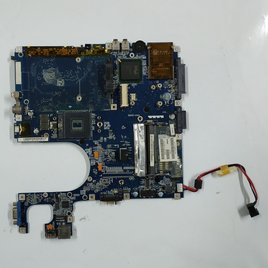 PLACA MAE TOSHIBA A135 LA-3401P COM DEFEITO PLACA MAE TOSHIBA A135 LA-3401P COM DEFEITO